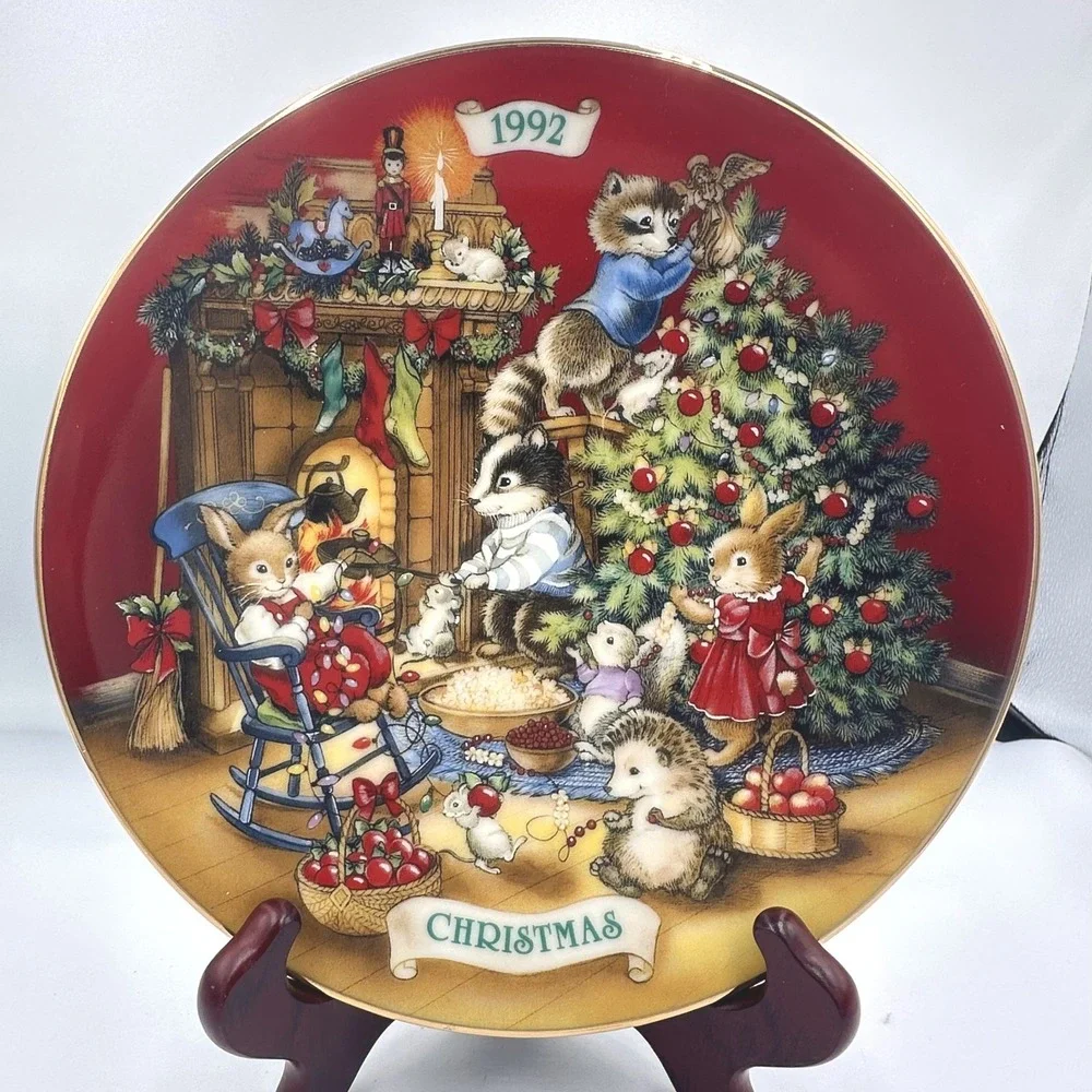 Vtg Avon 1992 Christmas Plate Sharing Christmas w Friends Peggy Toole 22K Gold